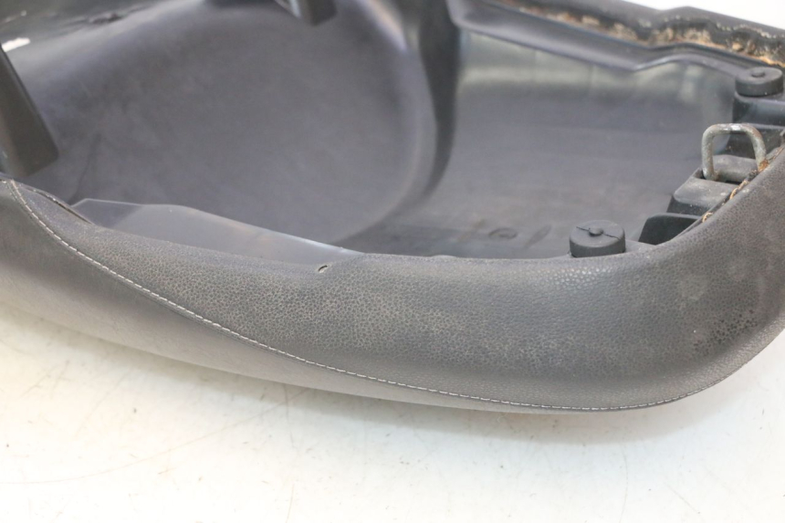 photo de ASIENTO PEUGEOT CITYSTAR 125 (2011 - 2017) - Estado de la superficie y material
