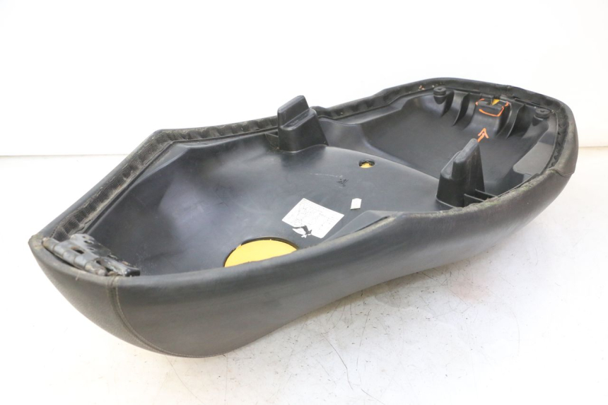 photo de ASIENTO PEUGEOT CITYSTAR 50 (2013 - 2017) - Detalles de los puntos de fijación