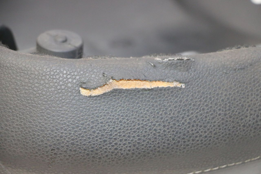 photo de ASIENTO PEUGEOT CITYSTAR 50 (2013 - 2017) - Detalles de los puntos de fijación