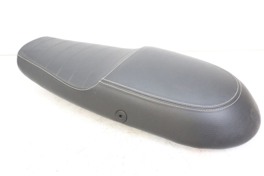 photo de ASIENTO ROYAL ENFIELD CONTINENTAL GT 650 (2019 - 2024) - Marcados y referencias originales