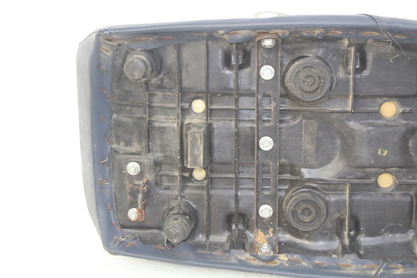 photo de ASIENTO SUZUKI CP 80 (1985 - 1996) - Primer plano técnico