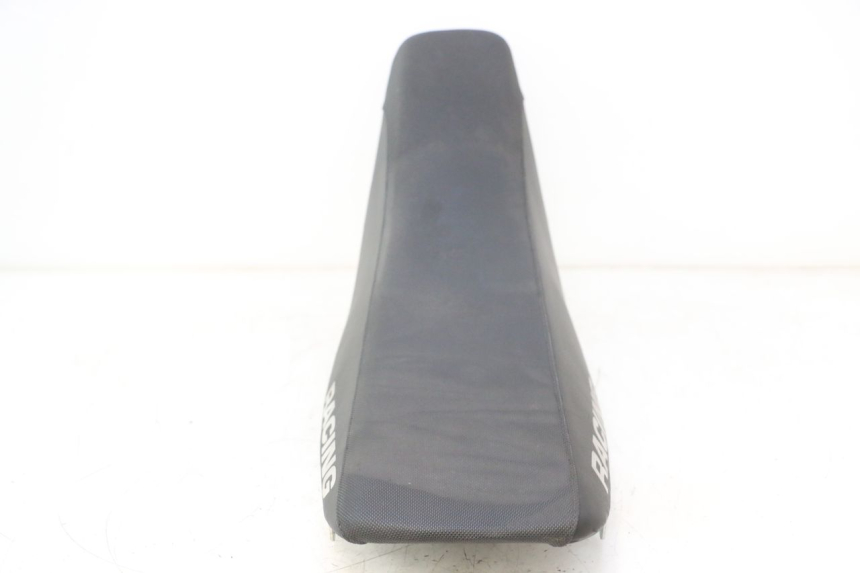 photo de ASIENTO HM HONDA CRM DERAPAGE RR 50 (2006 - 2017) - Características distintivas