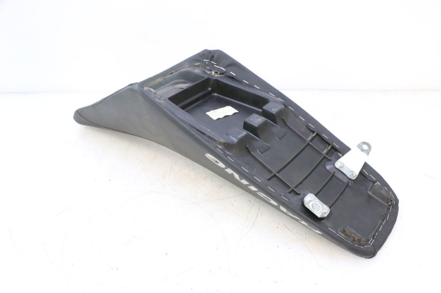 photo de ASIENTO HM HONDA CRM DERAPAGE RR 50 (2006 - 2017) - Detalles de los puntos de fijación
