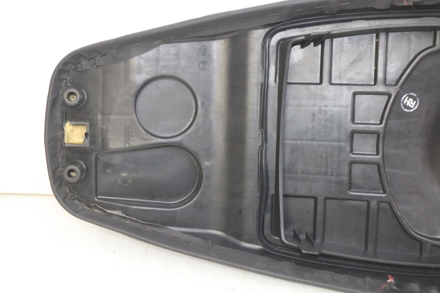 photo de ASIENTO SYM CROX 4T 50 (2016 - 2023) - Zoom sobre los componentes