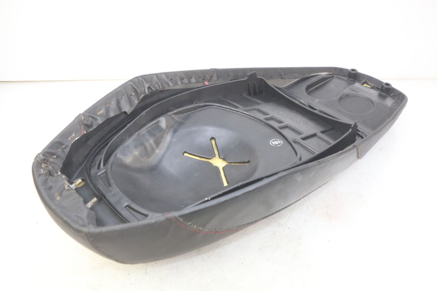 photo de ASIENTO SYM CROX 4T 50 (2016 - 2023) - Estado de la superficie y material