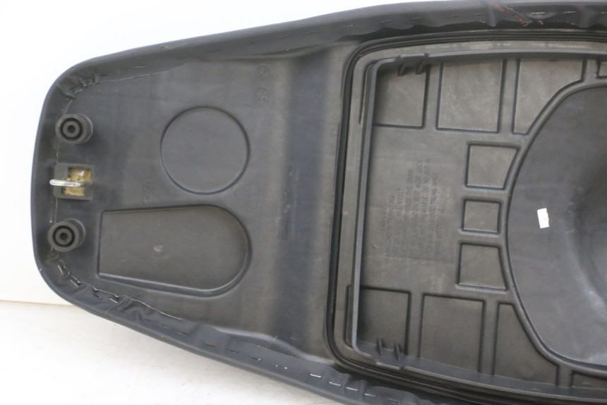 photo de ASIENTO SYM CROX 4T 50 (2016 - 2023) - Características distintivas