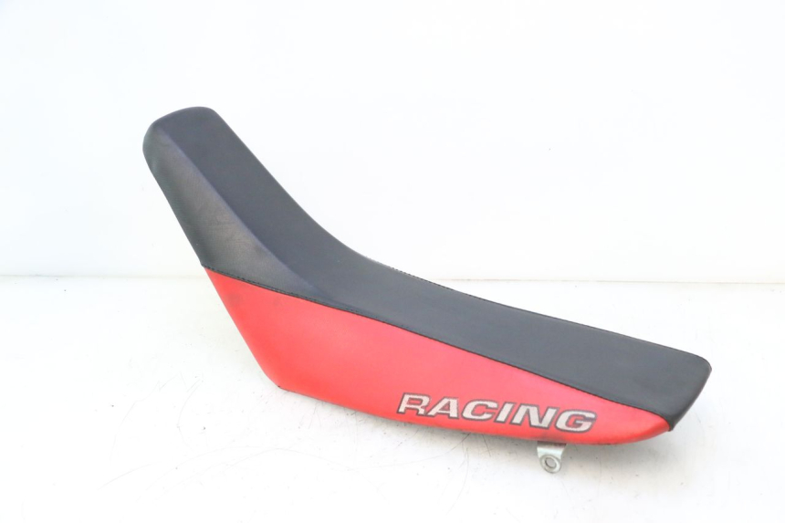 photo de ASIENTO HM HONDA DERAPAGE 50 (2007 - 2009) - Primer plano de alta resolución