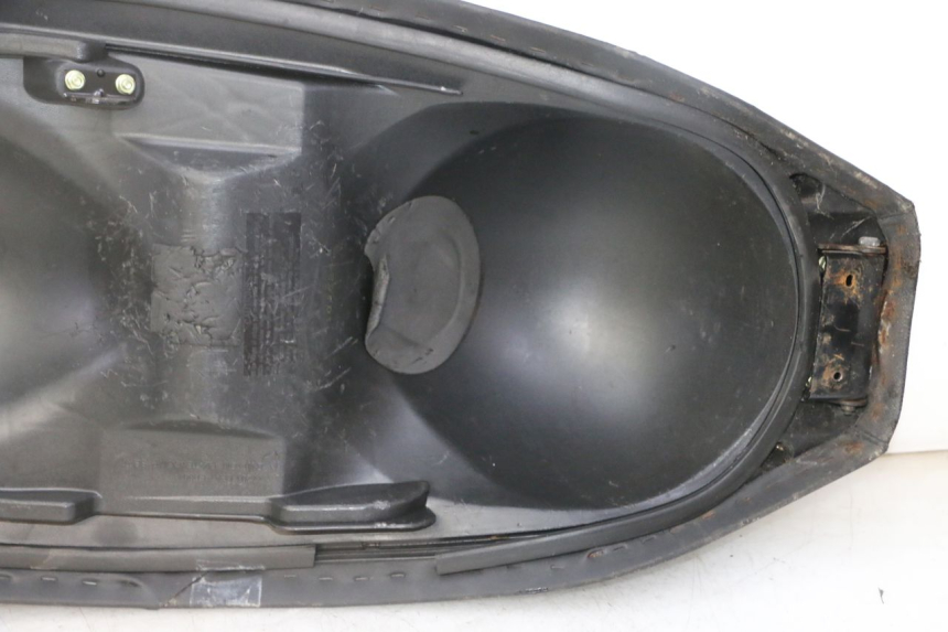 photo de ASIENTO KYMCO DINK STREET 125 (2009 - 2014) - Zoom sobre los componentes