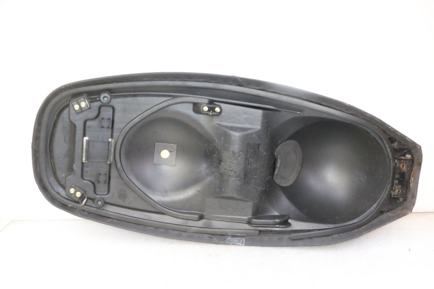 photo de ASIENTO KYMCO DINK STREET 125 (2009 - 2014) - Primer plano de alta resolución