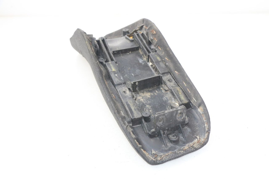 photo de ASIENTO LONCIN DIRT BIKE 125 - Detalles de los puntos de fijación