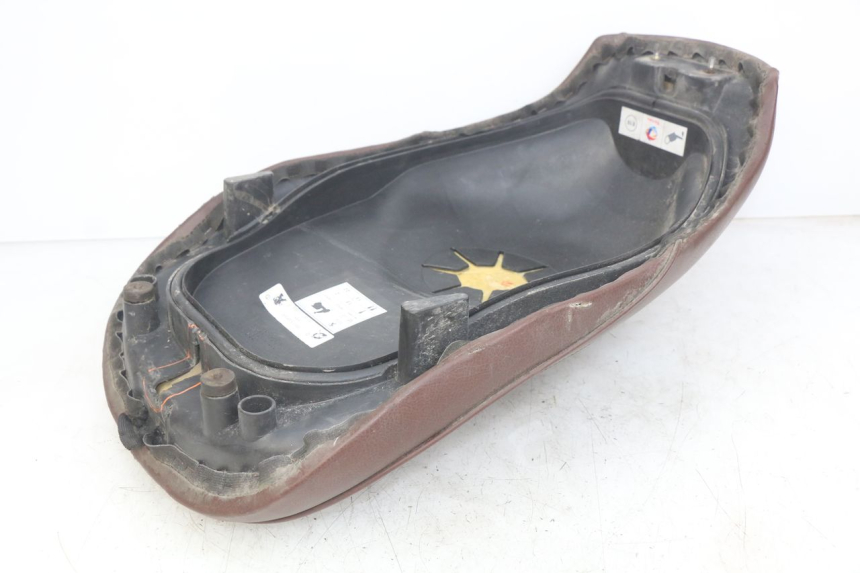 photo de ASIENTO PEUGEOT DJANGO 4T 50 (2014 - 2019) - Detalles de los puntos de fijación