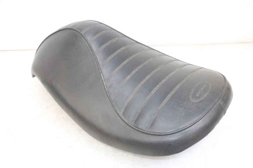 photo de ASIENTO PEUGEOT DJANGO 4T 50 (2014 - 2019) - Características distintivas