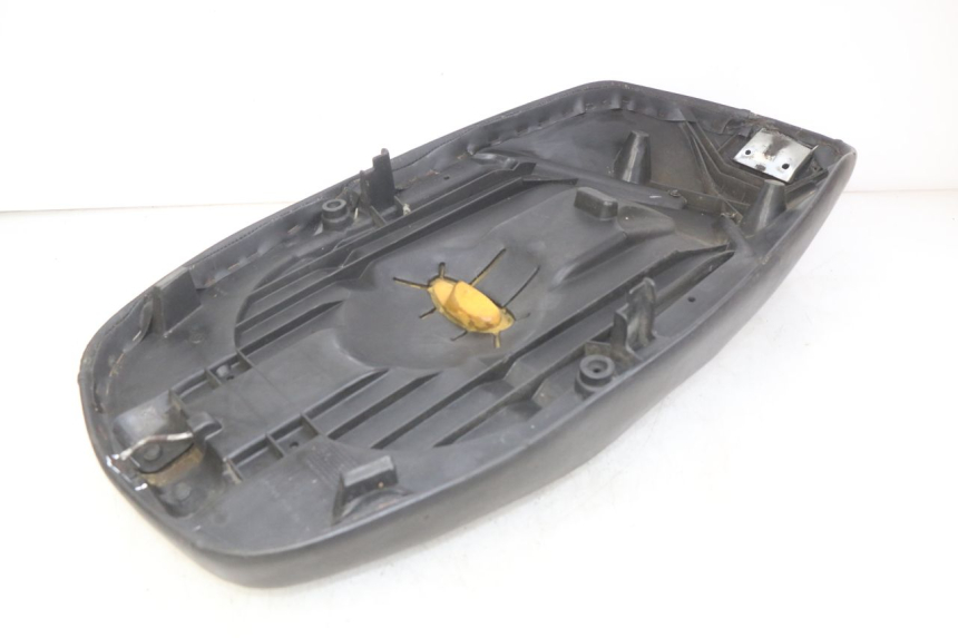 photo de ASIENTO PEUGEOT ELYSEO 125 (1999 - 2004) - Primer plano de alta resolución