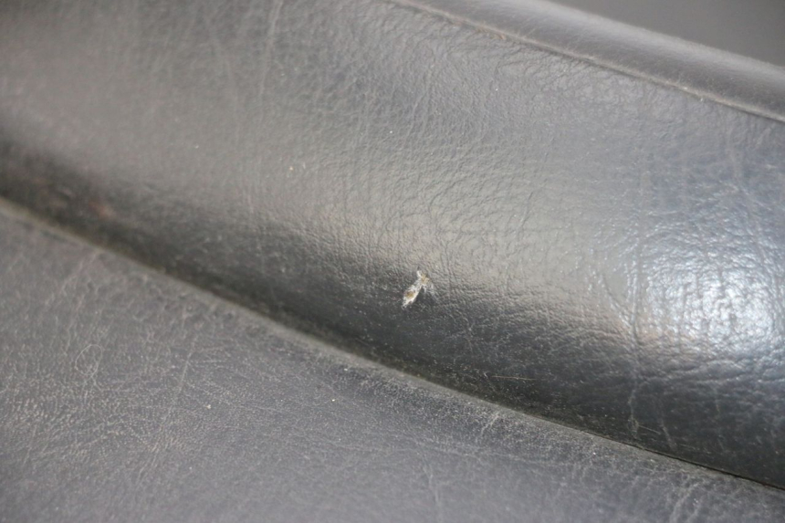 photo de ASIENTO PEUGEOT ELYSTAR 125 (2002 - 2007) - Enfoque en la estructura