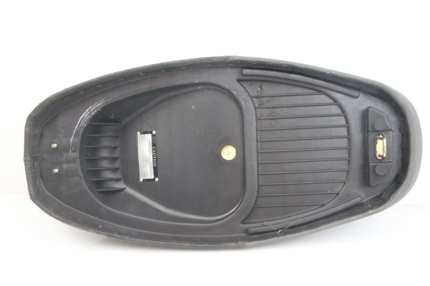 photo de ASIENTO JM MOTORS EVOLIS 4T 50 (2018 - 2022) - Detalles de los puntos de fijación