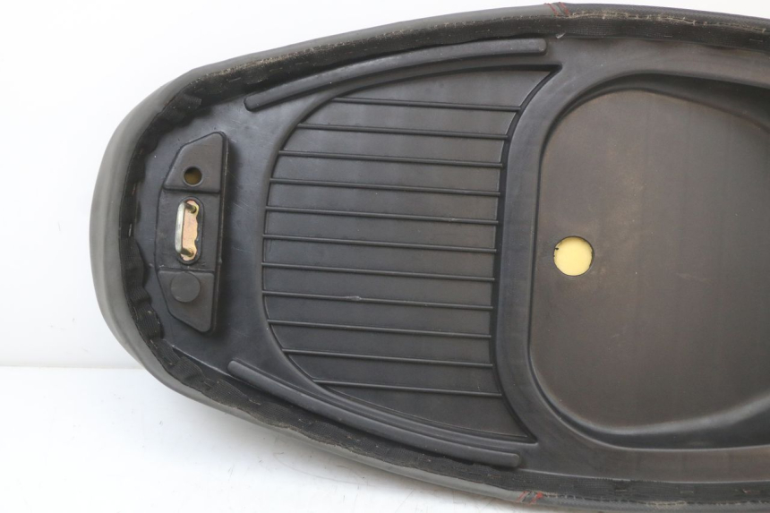 photo de ASIENTO JM MOTORS EVOLIS 4T 50 (2018 - 2022) - Estado de la superficie y material