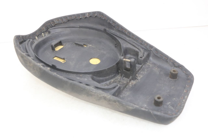 photo de ASIENTO KEEWAY F-ACT FACT 50 (2006 - 2011) - Detalles de los puntos de fijación