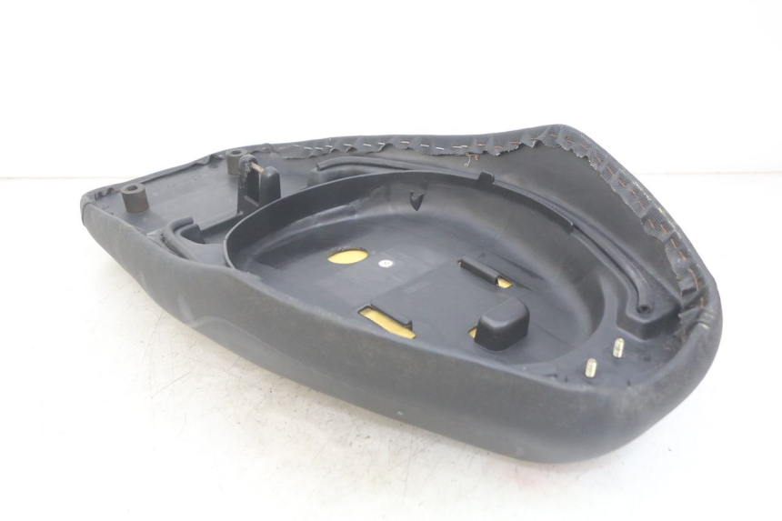 photo de ASIENTO KEEWAY F-ACT FACT 50 (2006 - 2011) - Detalles de los puntos de fijación