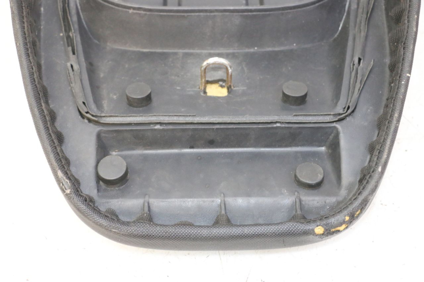 photo de ASIENTO KEEWAY F-ACT FACT 50 (2006 - 2011) - Detalles de los puntos de fijación