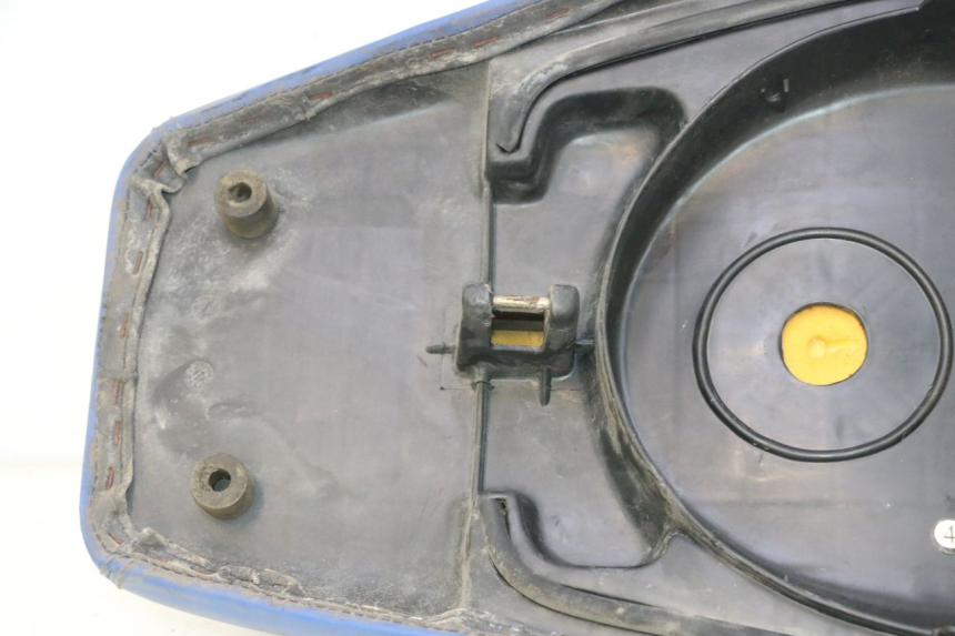 photo de ASIENTO KEEWAY F-ACT NAKED 50 (2009 - 2014) - Detalles de los puntos de fijación