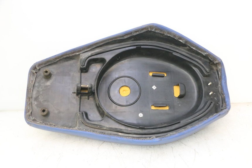 photo de ASIENTO KEEWAY F-ACT NAKED 50 (2009 - 2014) - Estado de la superficie y material