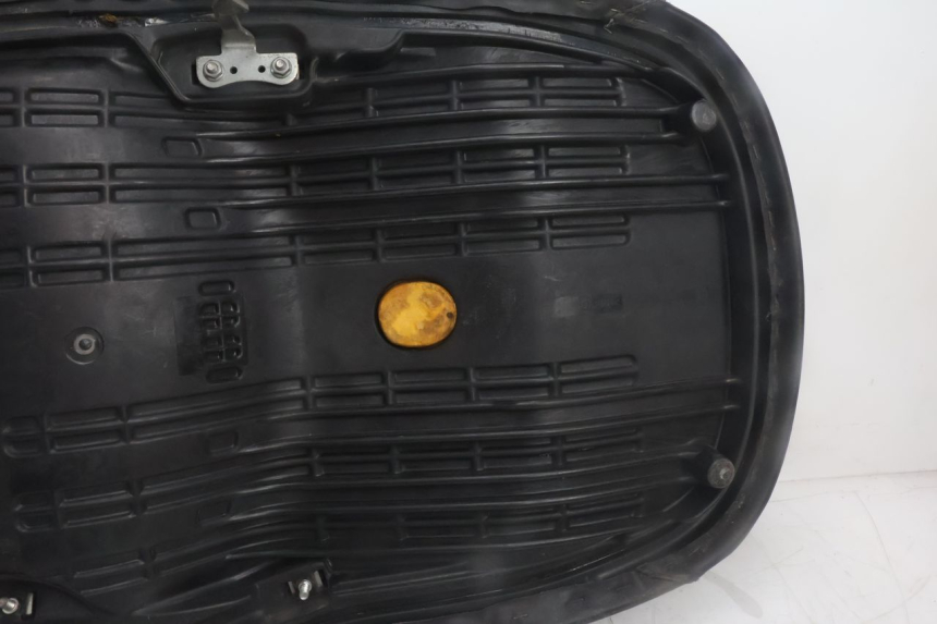 photo de ASIENTO HONDA FES PANTHEON 125 (2003 - 2007) - Primer plano técnico