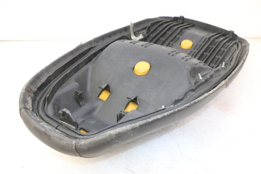 photo de ASIENTO HONDA FES S-WING SWING ABS 125 (2007 - 2015) - Primer plano de alta resolución