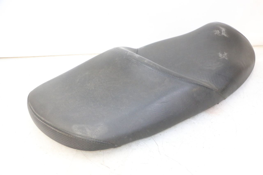 photo de ASIENTO HONDA FES S-WING SWING ABS 125 (2007 - 2015) - Primer plano de alta resolución