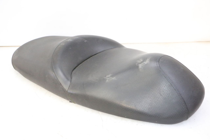 photo de ASIENTO HONDA FES S-WING SWING ABS 125 (2007 - 2015) - Enfoque en la estructura