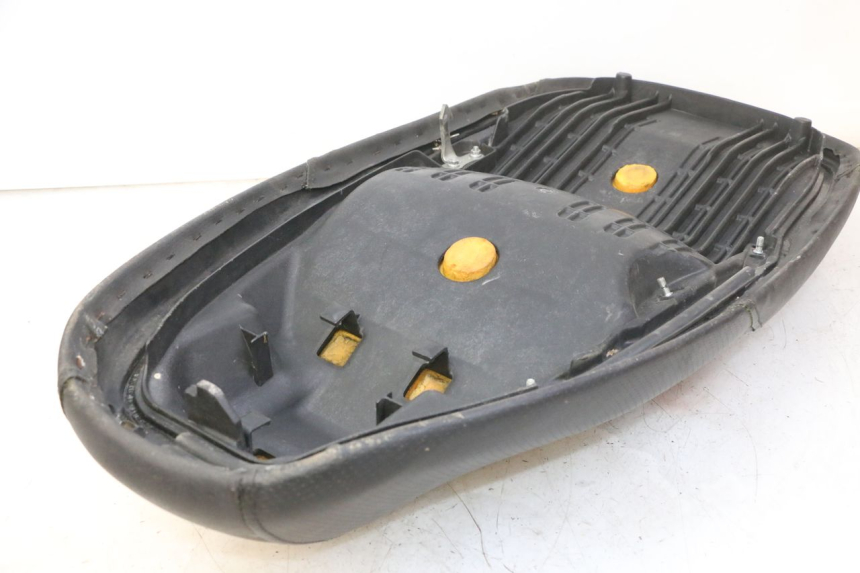 photo de ASIENTO HONDA FES S-WING SWING ABS 125 (2007 - 2015) - Primer plano técnico