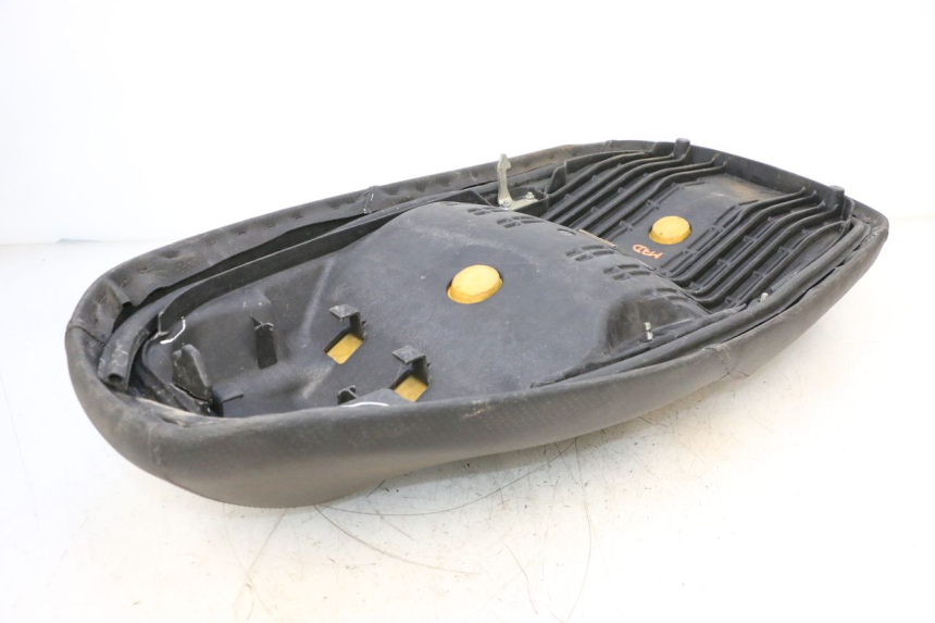 photo de ASIENTO HONDA FES S-WING SWING ABS 125 (2007 - 2015) - Zoom sobre los componentes
