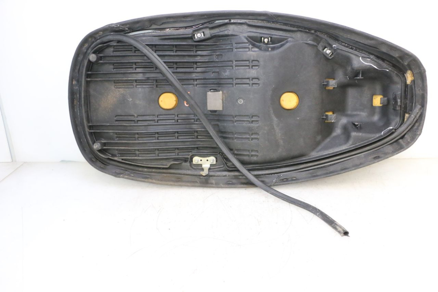 photo de ASIENTO HONDA FES S-WING SWING ABS 125 (2007 - 2015) - Ángulo de visión alternativo