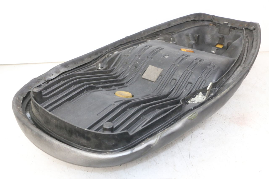 photo de ASIENTO HONDA FES S-WING SWING 125 (2007 - 2015) - Zoom sobre los componentes