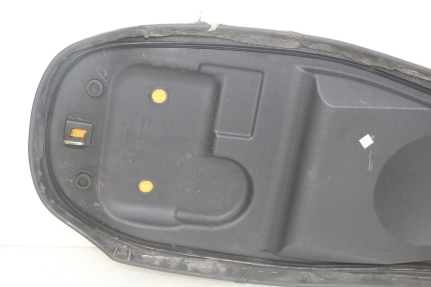 photo de ASIENTO SYM FIDDLE 3 III 125 (2014 - 2020) - Detalles de los puntos de fijación