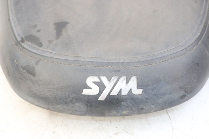 photo de ASIENTO SYM FIDDLE 3 III 125 (2014 - 2020) - Primer plano de alta resolución