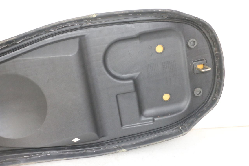 photo de ASIENTO SYM FIDDLE 3 III 125 (2014 - 2020) - Estado de la superficie y material