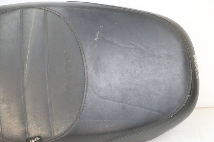 photo de ASIENTO SYM FIDDLE 3 III 50 (2014 - 2020) - Detalle de la pieza