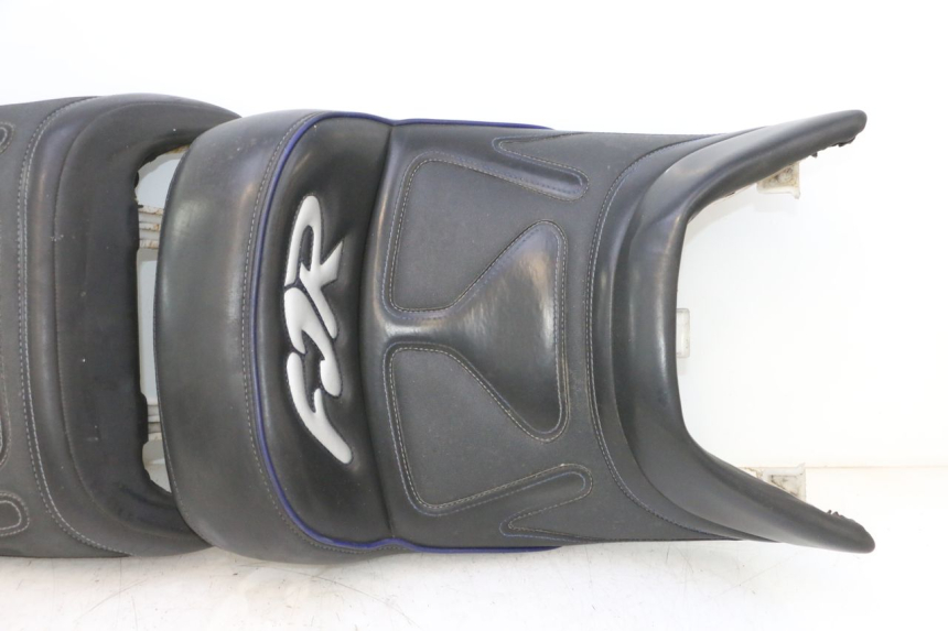 photo de ASIENTO YAMAHA FJR 1300 (2001 - 2005) - Detalles de los puntos de fijación