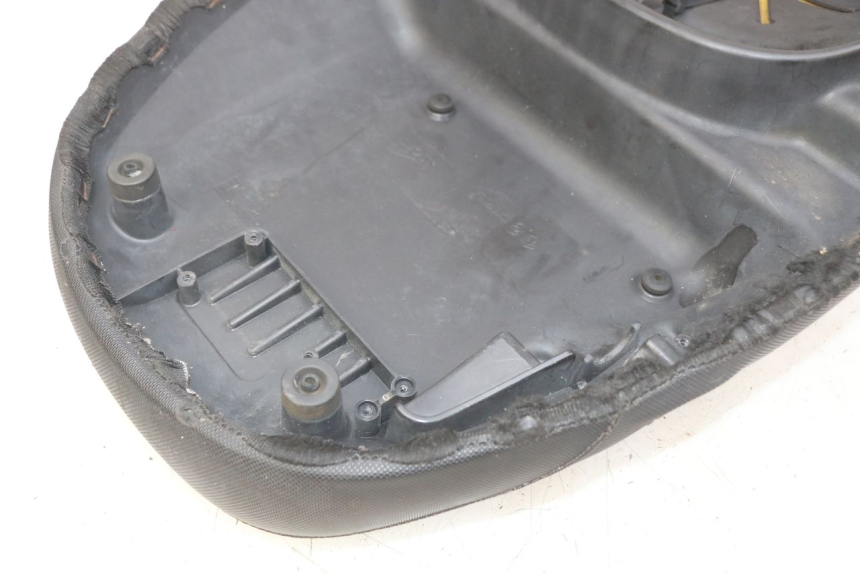 photo de ASIENTO PIAGGIO FLY 2T 50 (2004 - 2017) - Zoom sobre los componentes