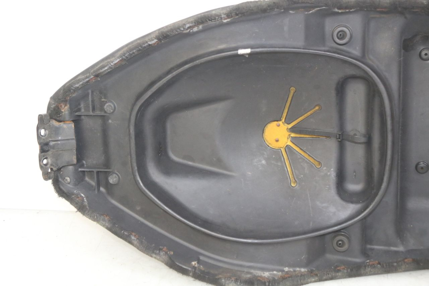 photo de ASIENTO PIAGGIO FLY 2T 50 (2004 - 2017) - Inspección visual detallada