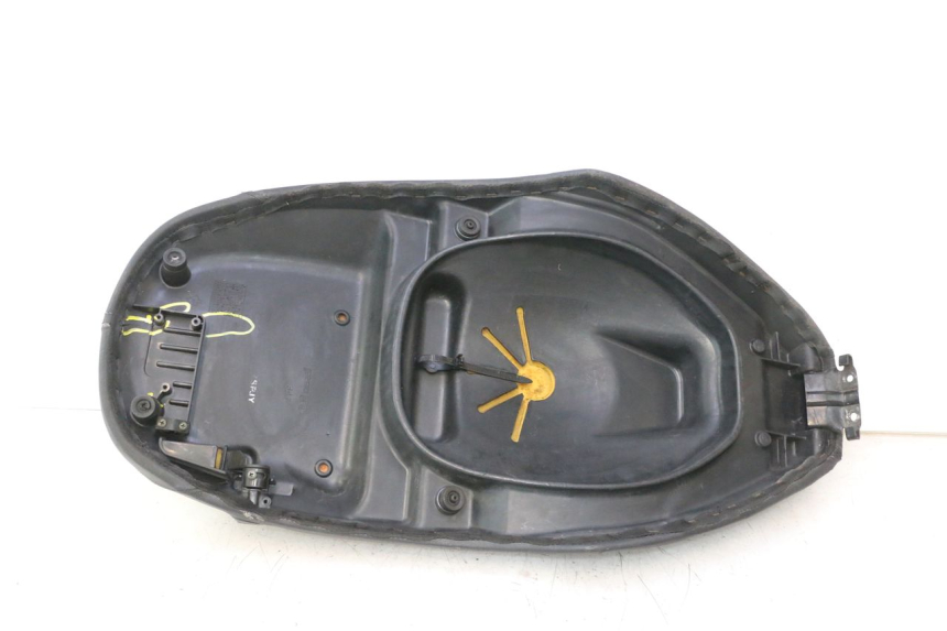 photo de ASIENTO PIAGGIO FLY 2T 50 (2004 - 2017) - Primer plano de alta resolución