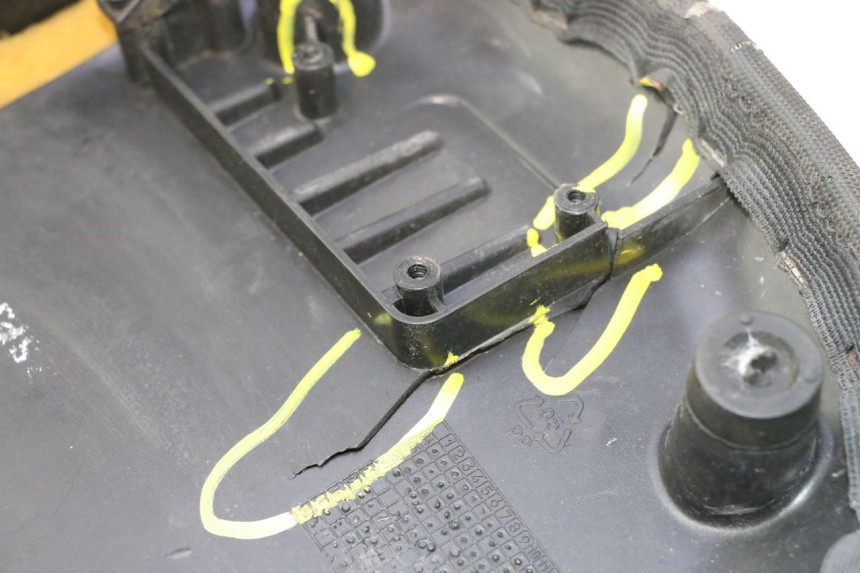 photo de ASIENTO PIAGGIO FLY 2T 50 (2004 - 2017) - Enfoque en la estructura