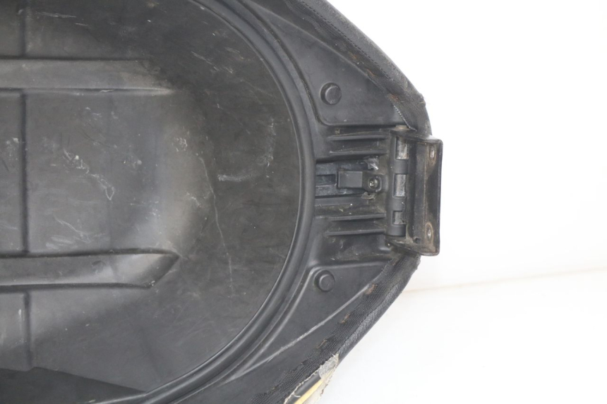 photo de ASIENTO PIAGGIO FLY 4T 50 (2013 - 2017) - Primer plano de alta resolución