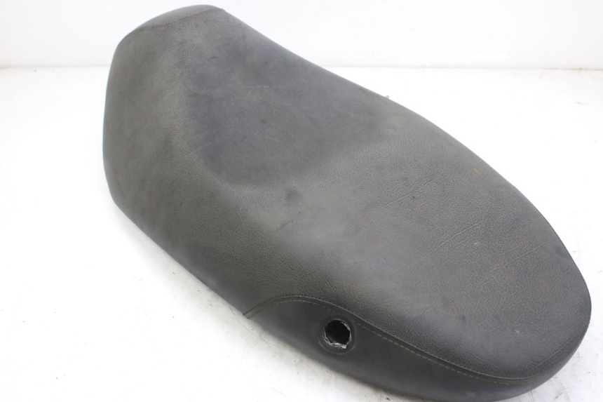 photo de ASIENTO PIAGGIO FLY 4T 50 (2013 - 2017) - Detalles de los puntos de fijación