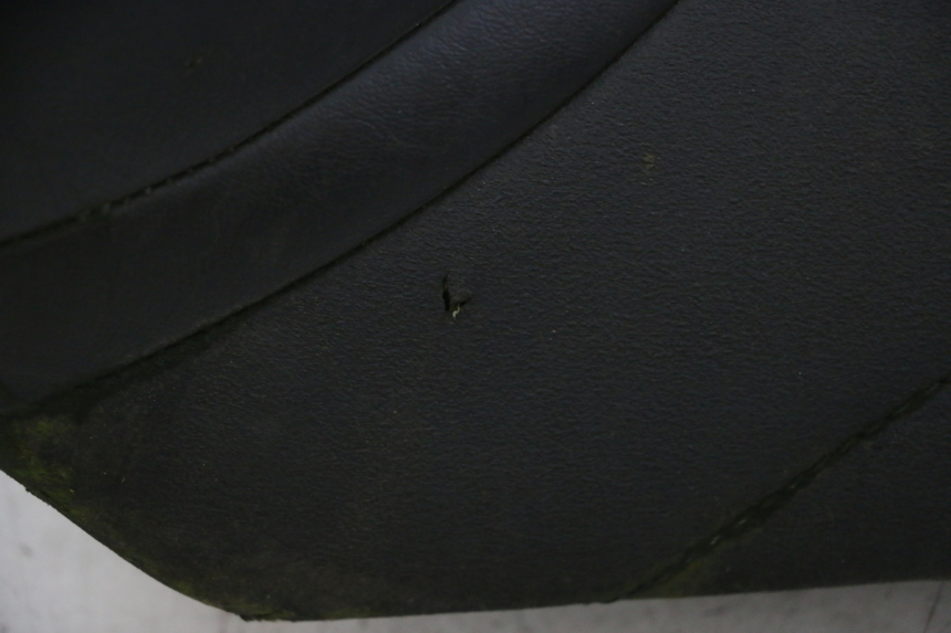 photo de ASIENTO YAMAHA FZ6 N FAZER 600 (2004 - 2006) - Detalles de los puntos de fijación