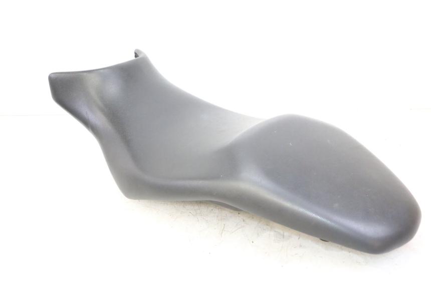 photo de ASIENTO BMW G310 R 310 (2016 - 2020) - Primer plano de alta resolución