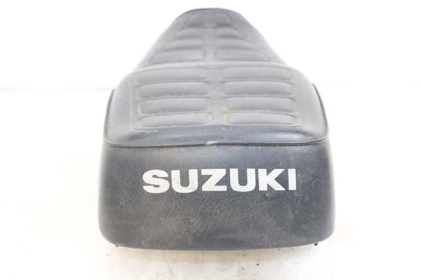 photo de ASIENTO SUZUKI GN 125 (1997 - 2000) - Zoom sobre los componentes