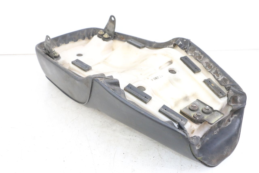 photo de ASIENTO SUZUKI GN 125 (1997 - 2000) - Otra perspectiva