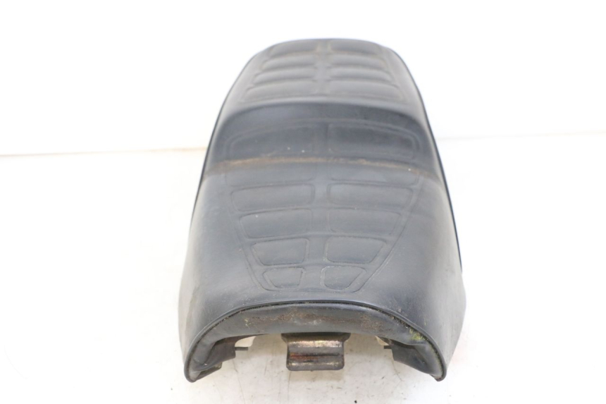 photo de ASIENTO SUZUKI GN 125 (1997 - 2000) - Recambio usado revisado