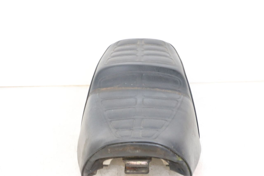 photo de ASIENTO SUZUKI GN 125 (1997 - 2000) - Marcados y referencias originales
